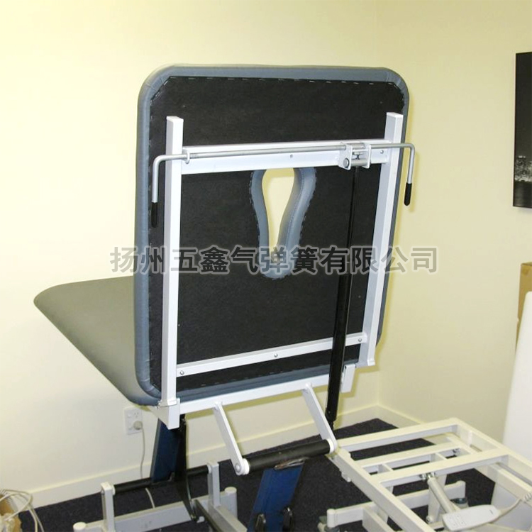 应用于设备及活动箱体